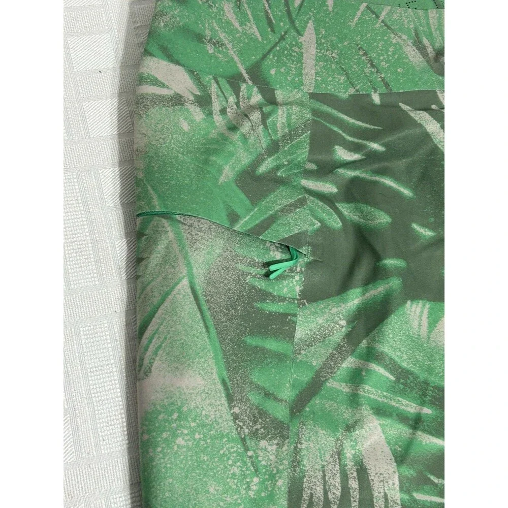 Lululemon Current State Board Short Green Floral Linerless 9.5” Inseam Men’s 33